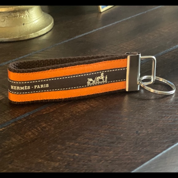 COPY - Authentic Designer Ribbon on key chain - Picture 3 of 3